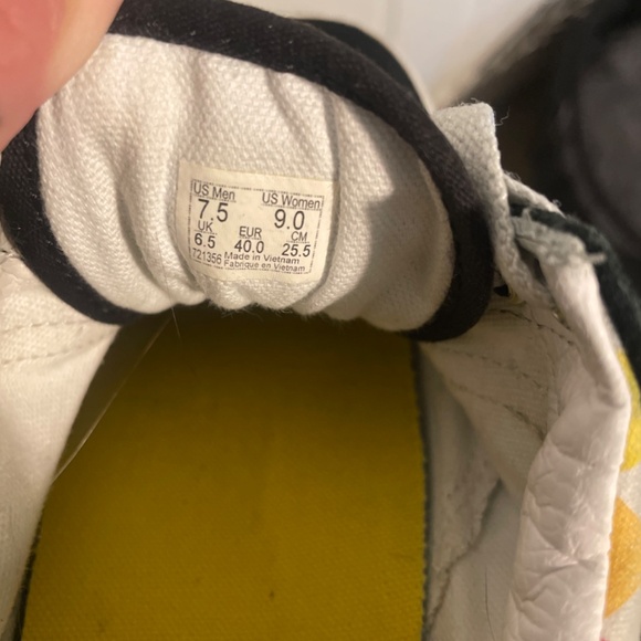 Vans - Picture 3 of 4